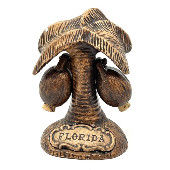 Vtg Tiki Treasure Craft USA 4.75"×4"×3" Coconut Tree Salt & Pepper Shakers - Picture 1 of 8